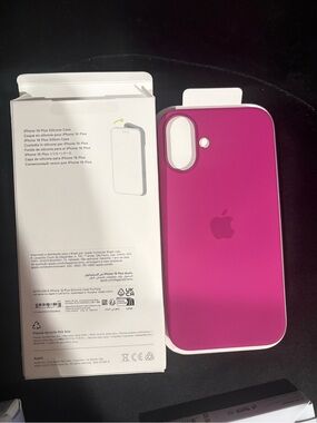 Apple iPhone 16 Plus Silicone Case in Bright Magenta